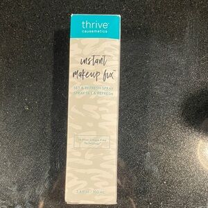 Thrive Causemetics Instant Makeup Fix Spray